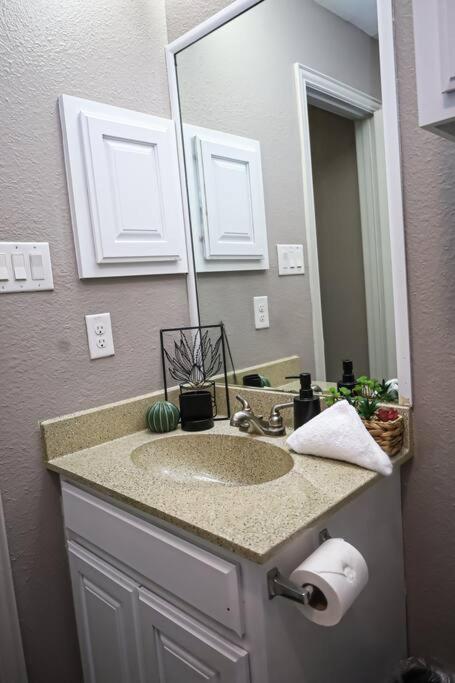Apartment Comfy Two-bedroom In *