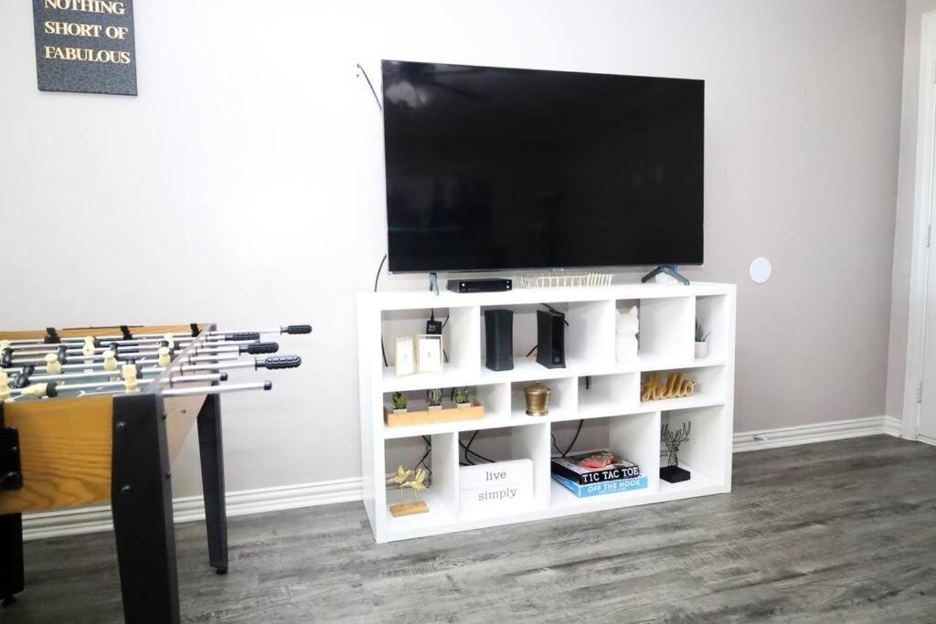 Comfy Two-bedroom In Appartamento