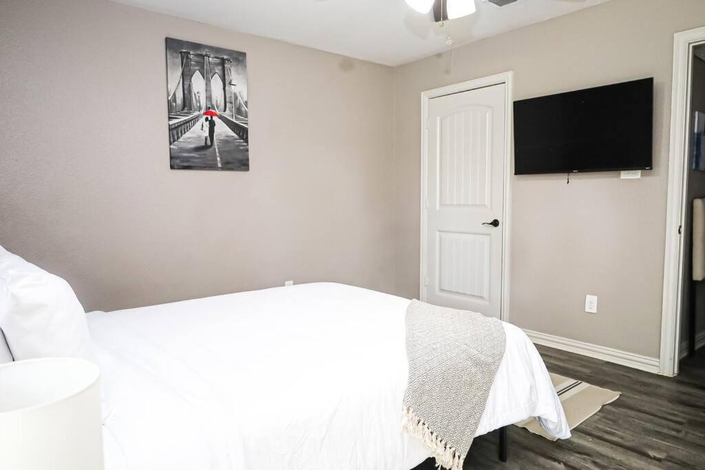 Comfy Two-bedroom In Appartement *