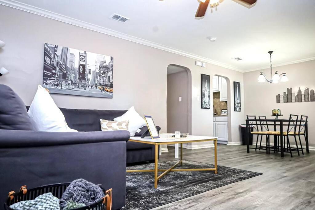 Comfy Two-bedroom In Appartement